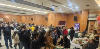 80 رائدة وسيدة أعمال يحولن “معرض الفصح” بكاتدرائية النبي إلياس بحلب إلى ظاهرة تنموية واقتصادية معرض الفصح في حلب\سيدات يعرضن اعمالهن اليدوية